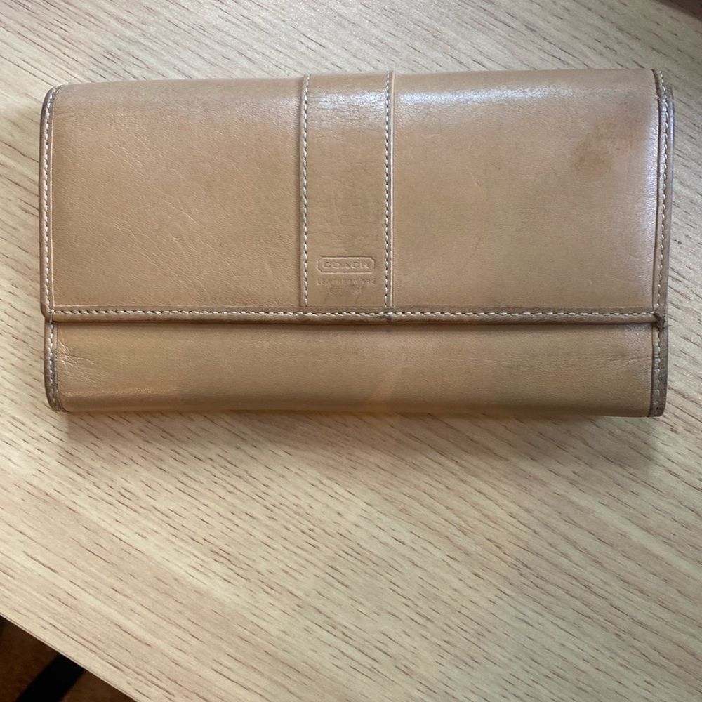 Coach Vintage Brown Leather Camel Colored Wallet